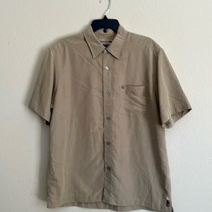 Quiksilver light green shirt button down & collar & shirt sleeves size M